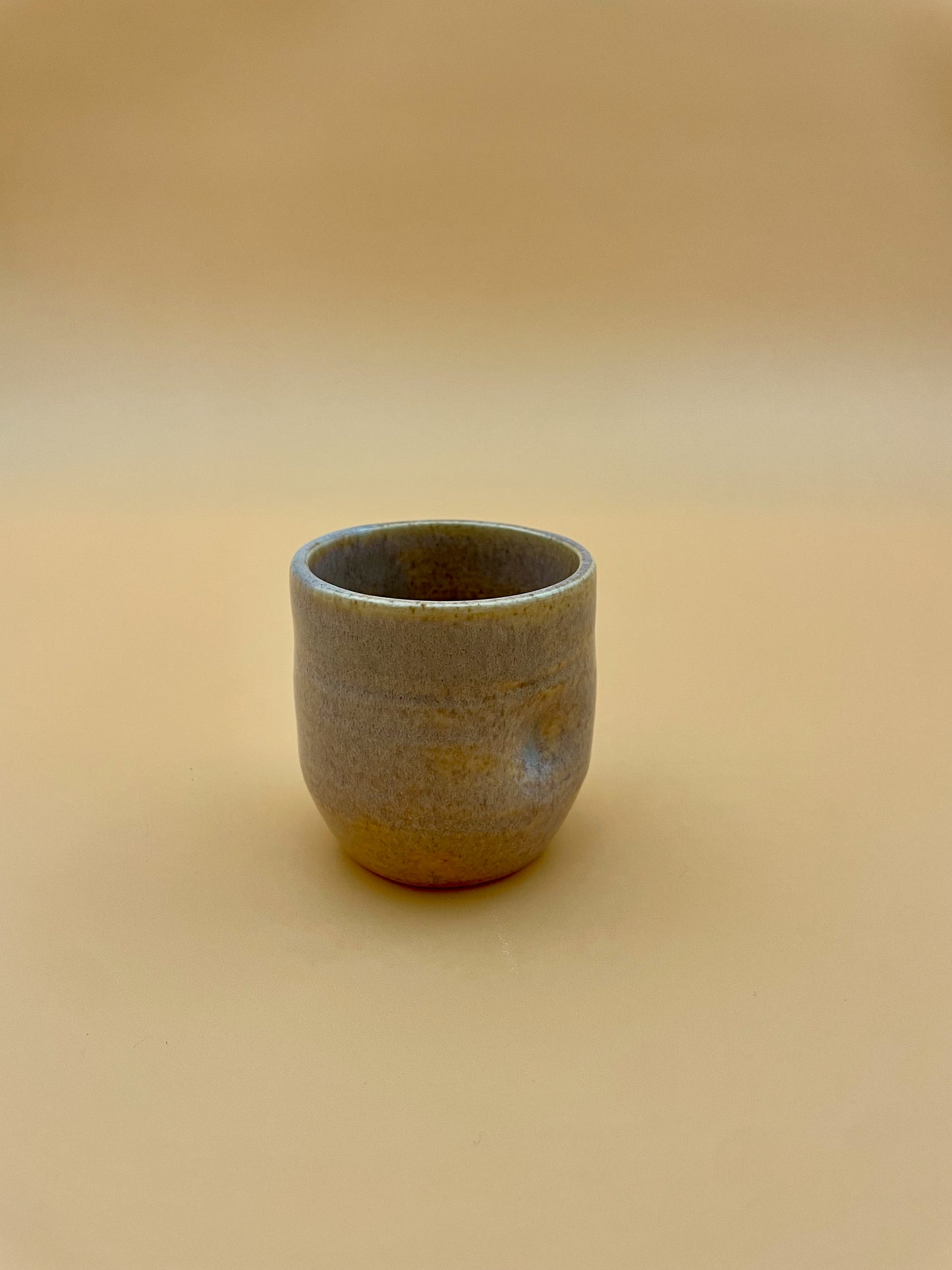 Thumb mini cup