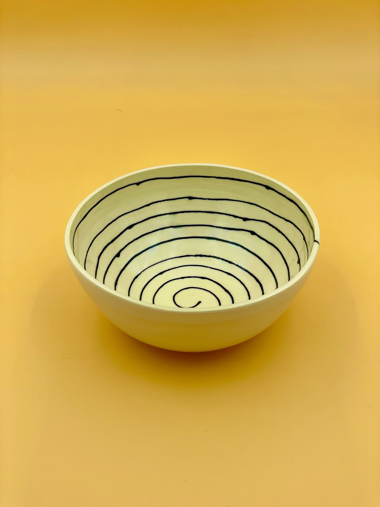 Patterned pasta bowl