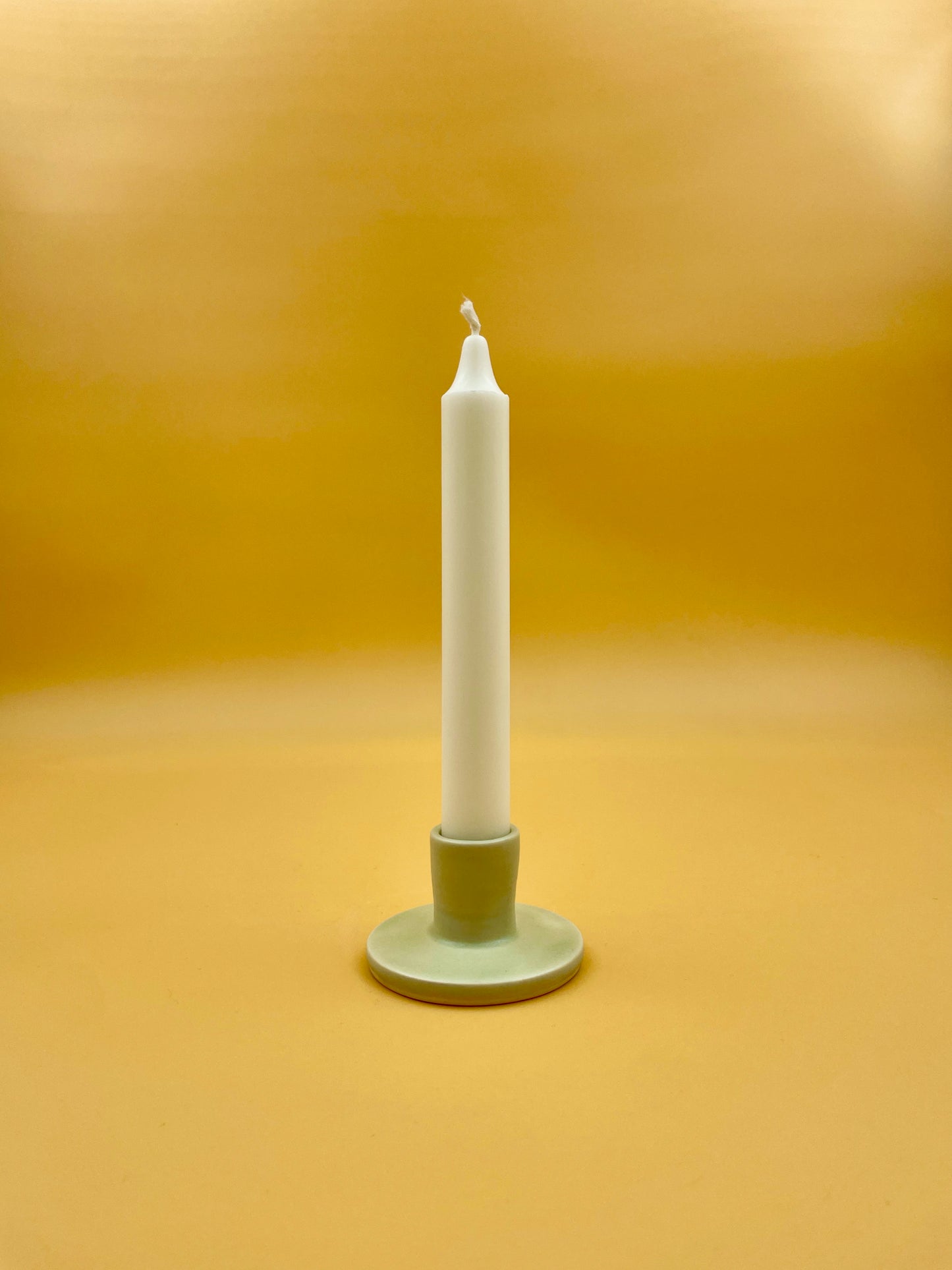 Straight candle holder