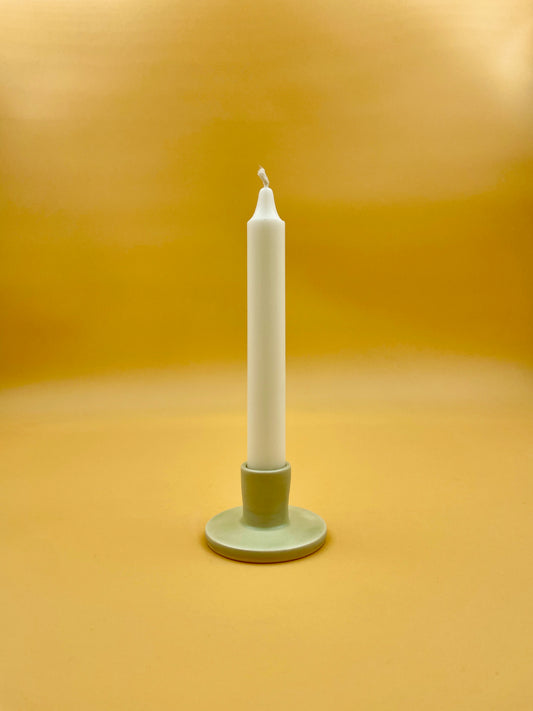 Straight candle holder