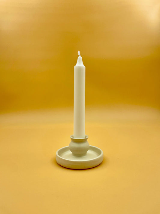Curvy candle holder